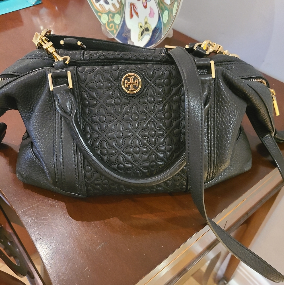 Authentic Tory Burch Shoulder or Crossbody bag.